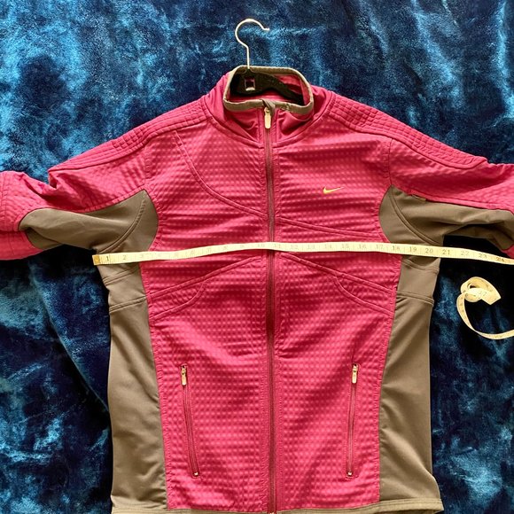 NIKE Sphere Thermal Jacket  EUC - Picture 8 of 10
